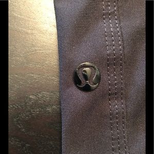 Cute black Lululemon pants.